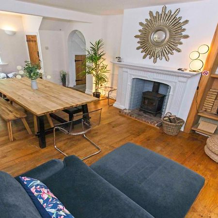 Bag-End House: Spacious Retreat with Balcony Views and Recreation Options Croyde Exterior photo