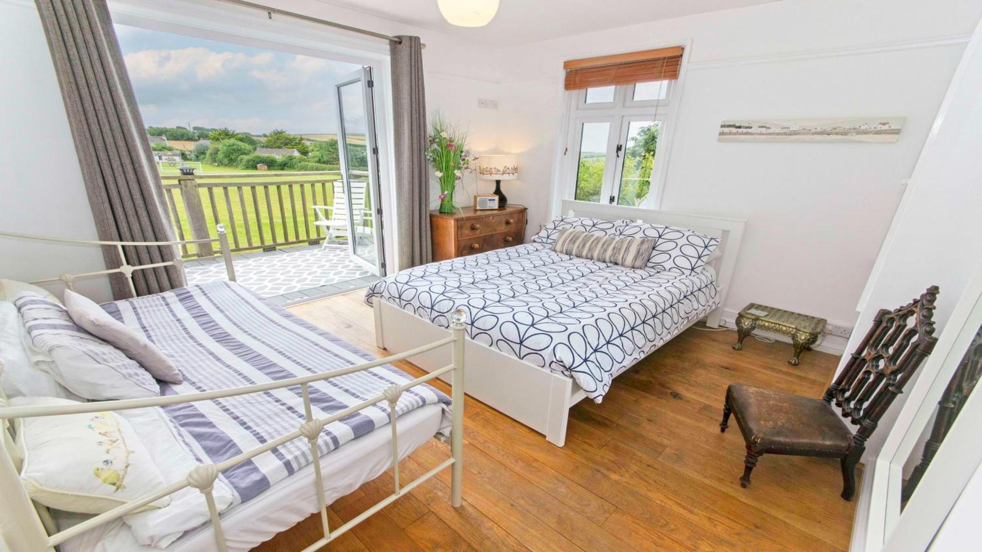 Bag-End House: Spacious Retreat with Balcony Views and Recreation Options Croyde Exterior photo