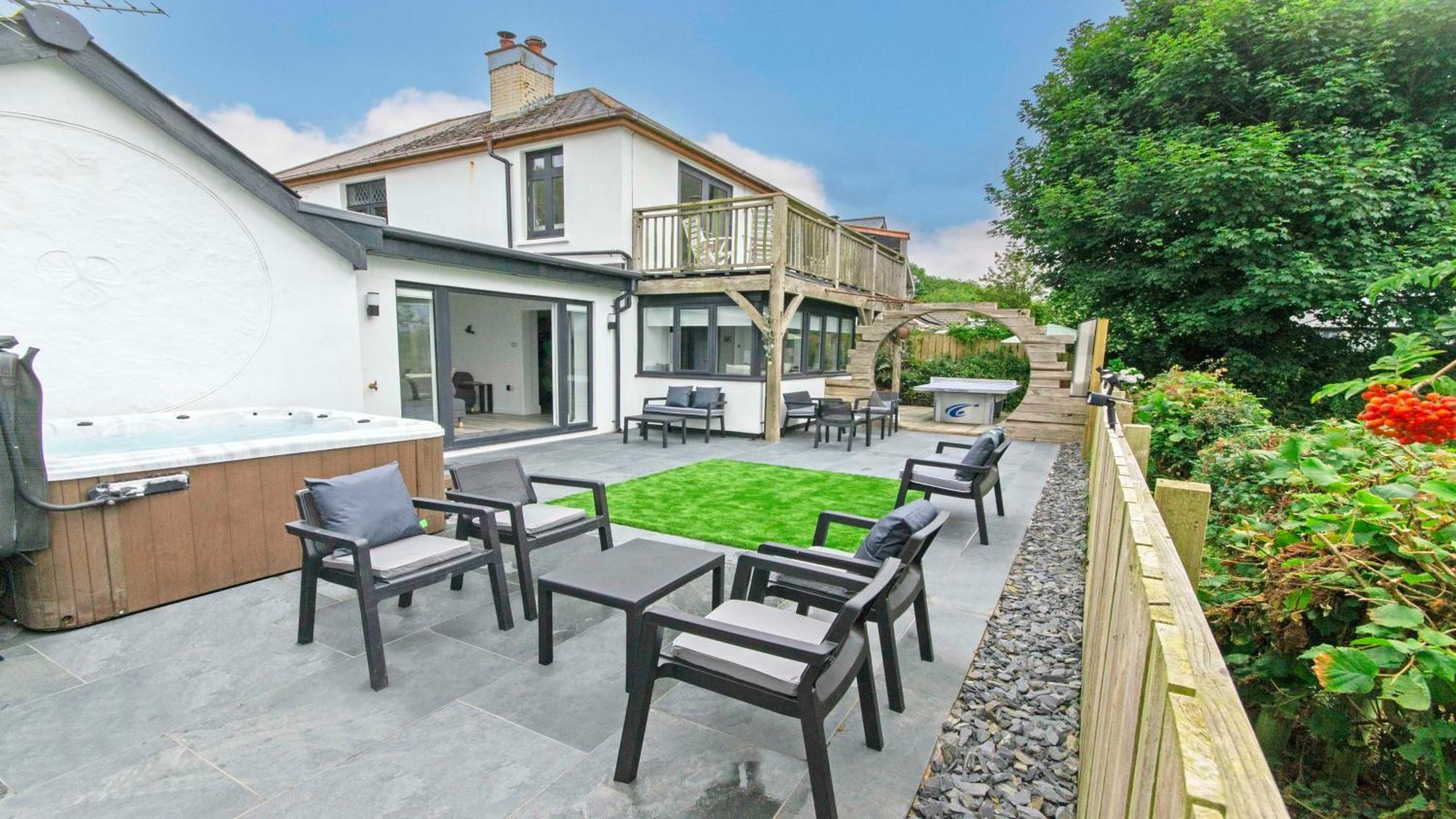 Bag-End House: Spacious Retreat with Balcony Views and Recreation Options Croyde Exterior photo