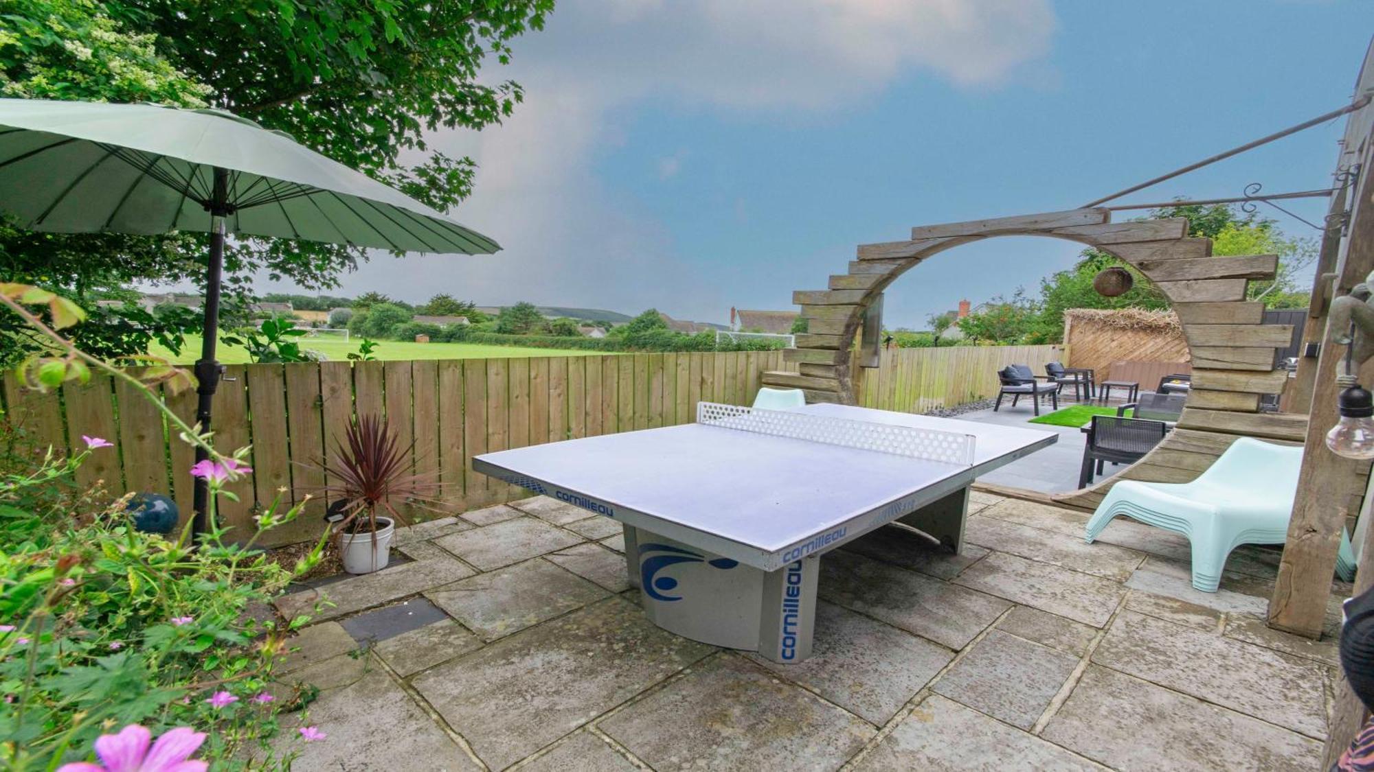 Bag-End House: Spacious Retreat with Balcony Views and Recreation Options Croyde Exterior photo