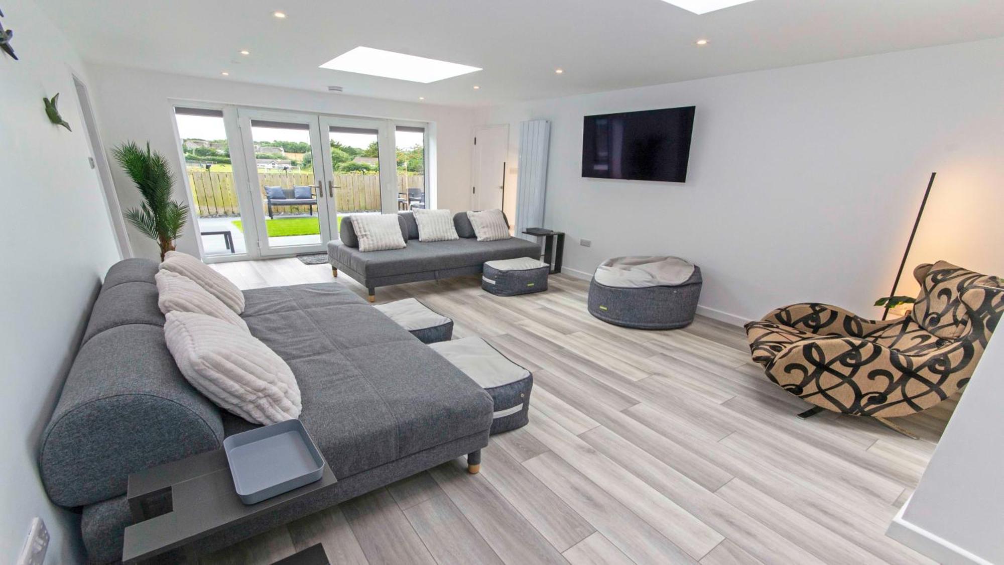 Bag-End House: Spacious Retreat with Balcony Views and Recreation Options Croyde Exterior photo